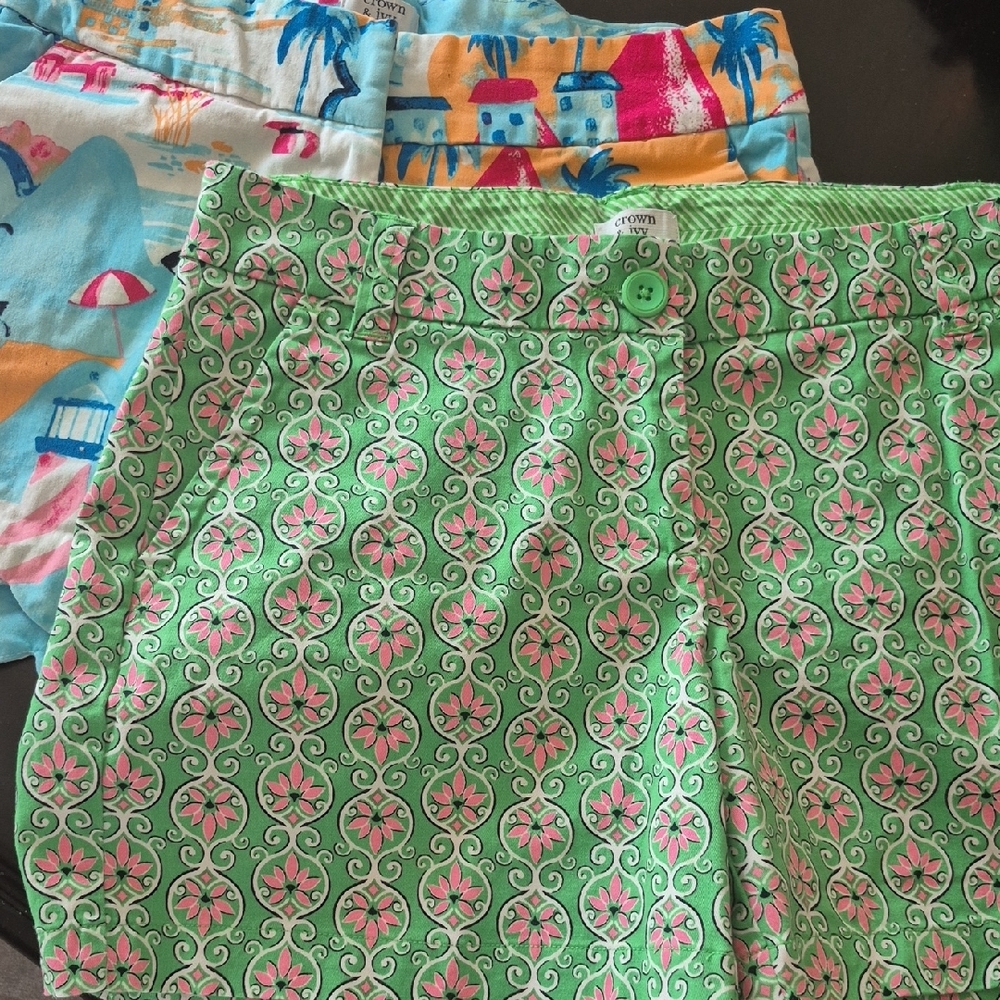 Crown & Ivy Green and Pink Bermuda Shorts with Floral Pattern